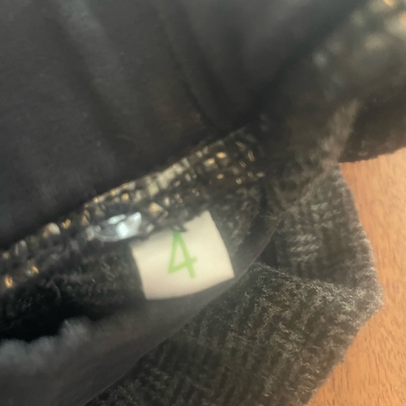 Peekaboo Beans Skirt 4T - Picture 2 of 3